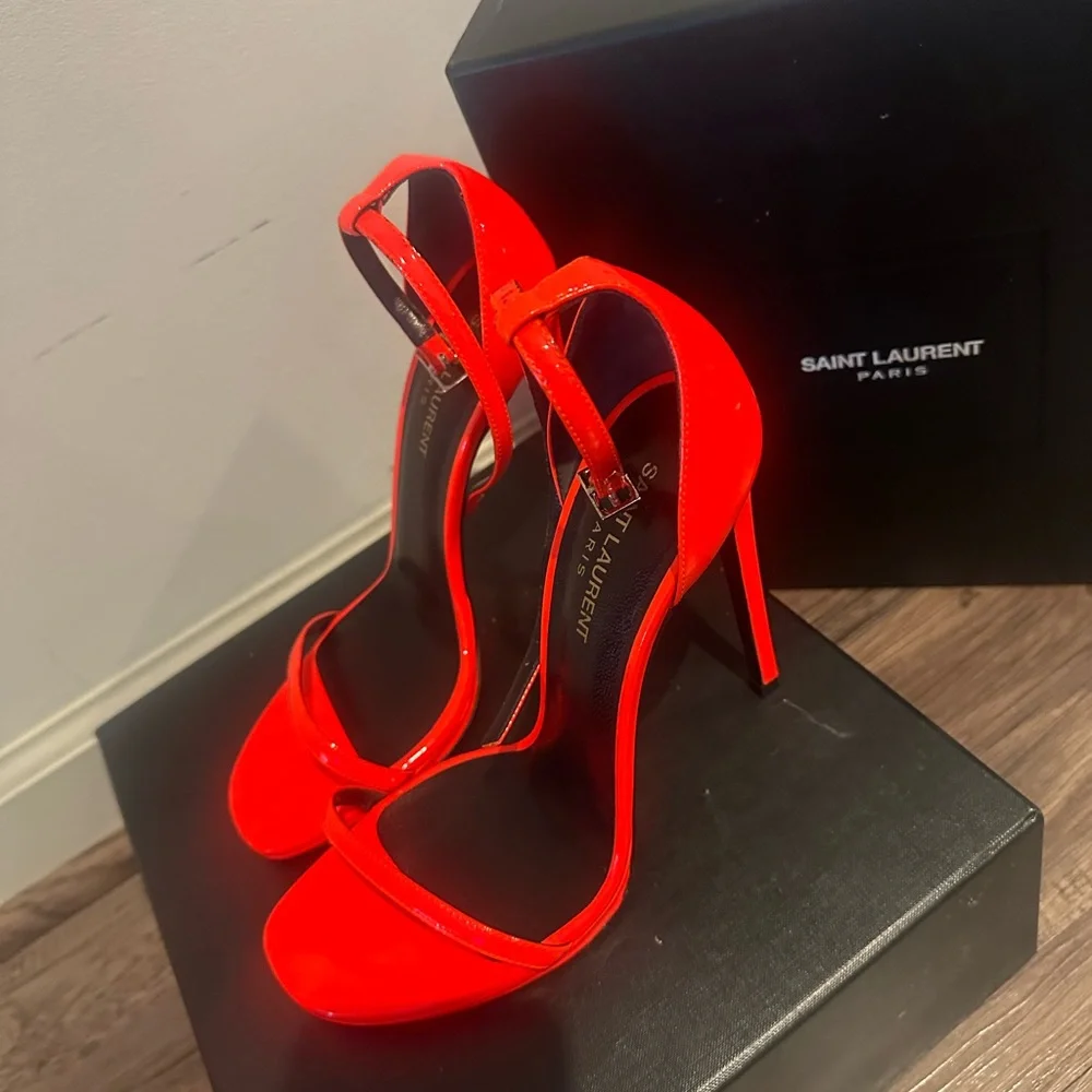 Saint Laurent Vibrant Red Heels - Picture 4 of 6
